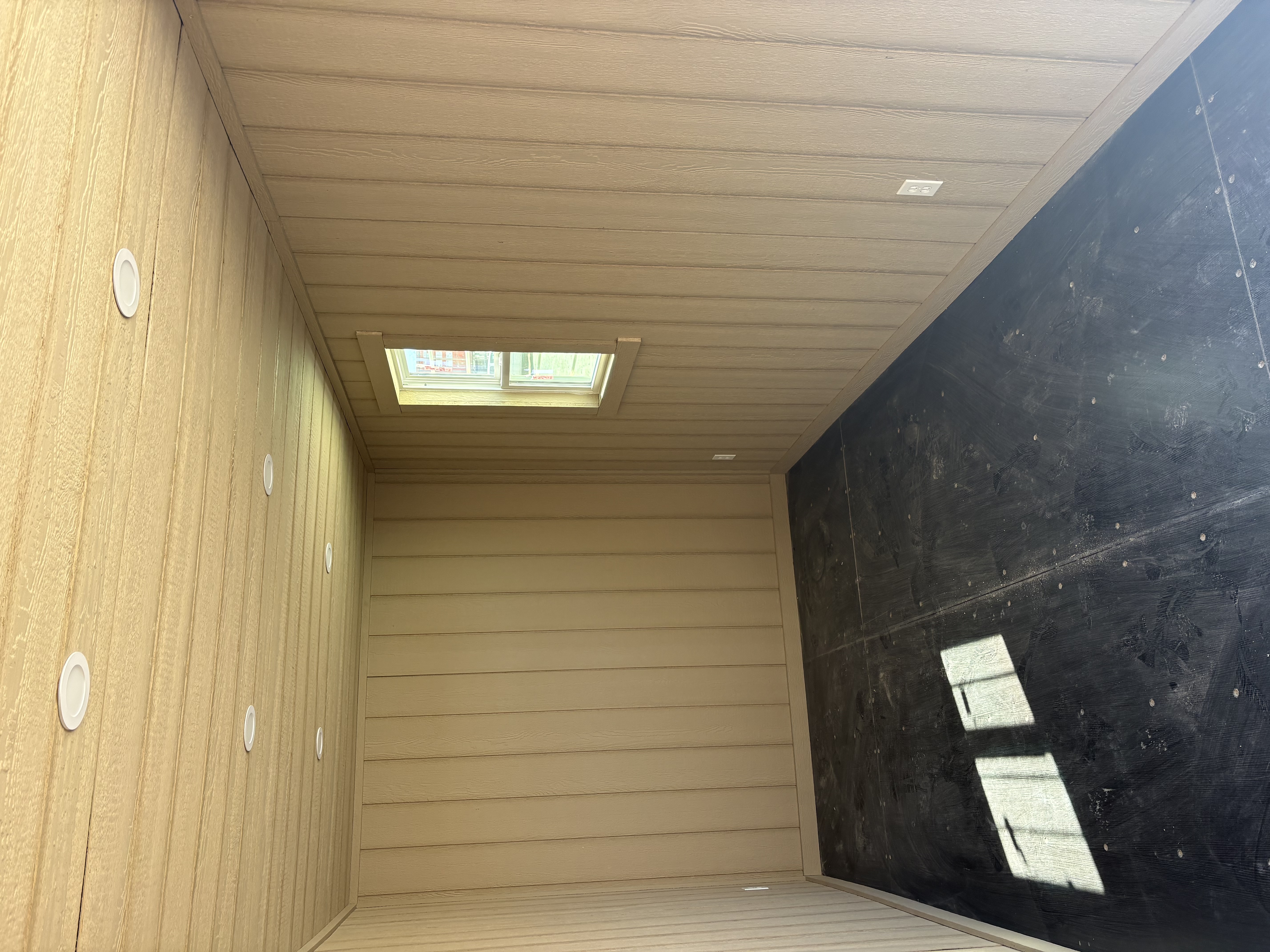 20 ft Office &mdash; interior